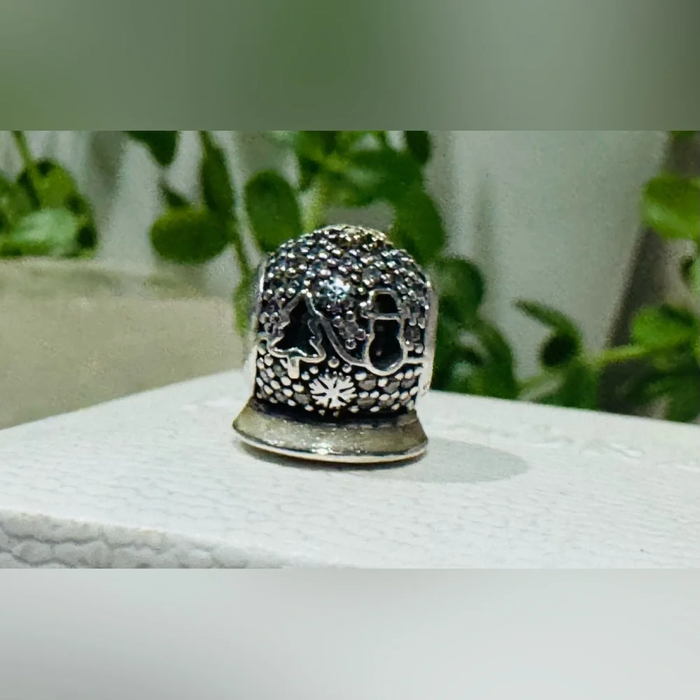 Authentic Pandora Retired Black Friday Wonderland Snow Globe S925 Ale 14K Gold - Picture 2 of 12